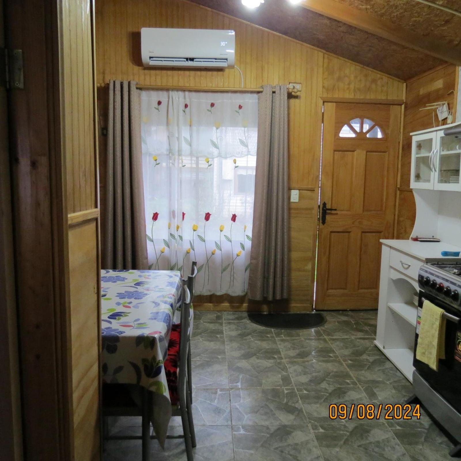 Hostal Y Cabanas Ventisquero ปูแอร์โต ปูยูวาปี ภายนอก รูปภาพ